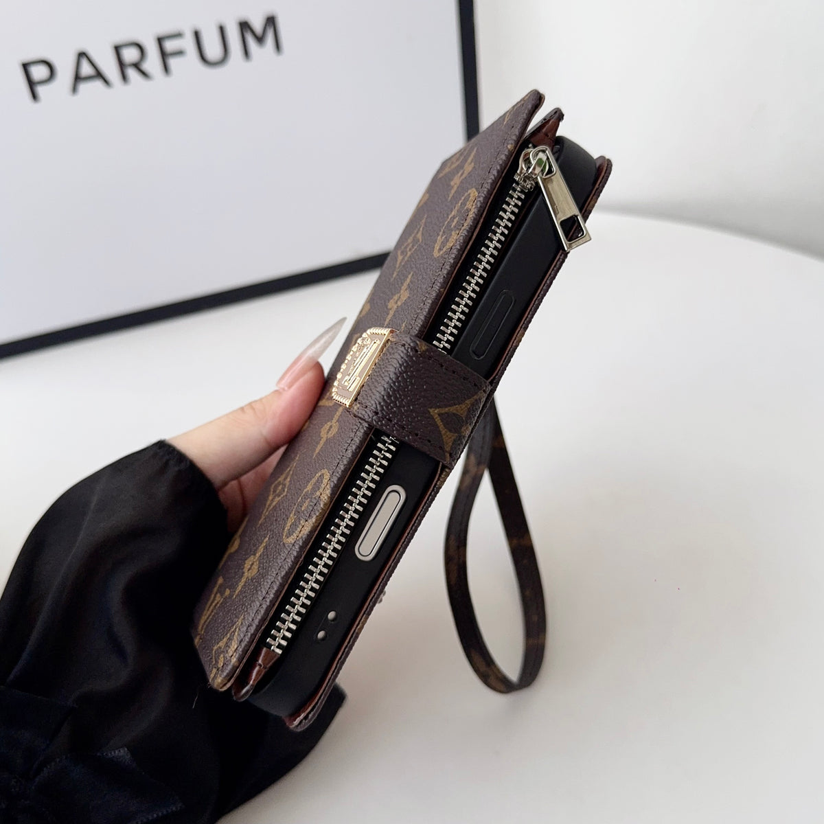 ラグジュアリーデザイン モノグラム手帳型iPhoneケース(ファスナー財布&ストラップ付き)-OKLB003