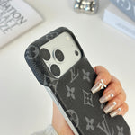 高級感のあるMonogramマグネット対応 iPhoneケース iPhone 17シリーズ用黒印刷-OKLV009