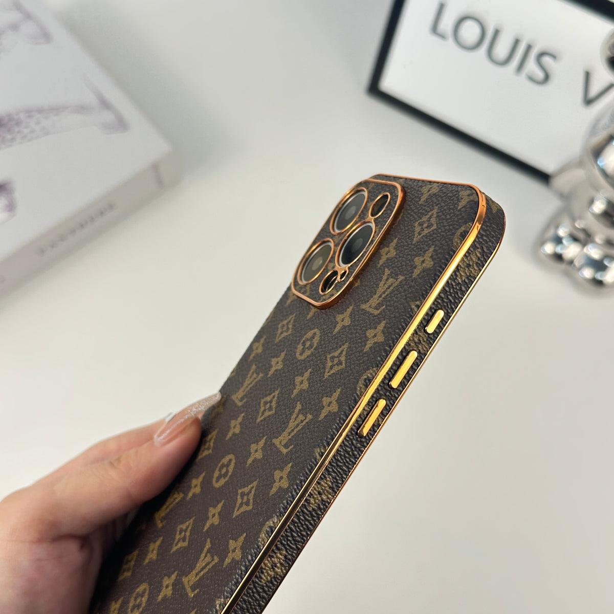 上質ファブリック Monogram iPhoneケース小きな印刷-OKLV016