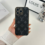 レザー製の Monogram iPhoneケース黒印刷-OKLV017