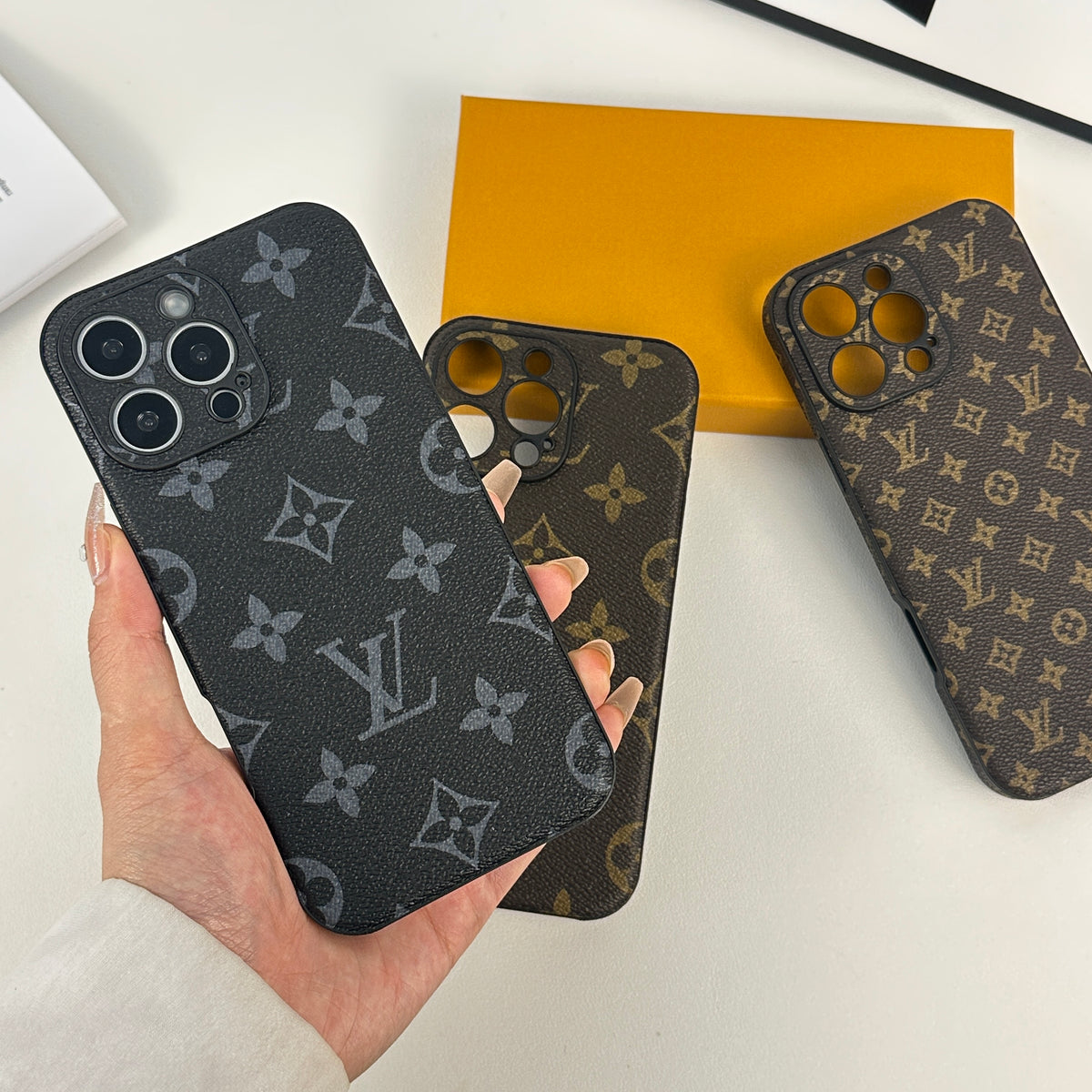 エレガントなMonogramiPhoneケース 黒印刷-OKLV020