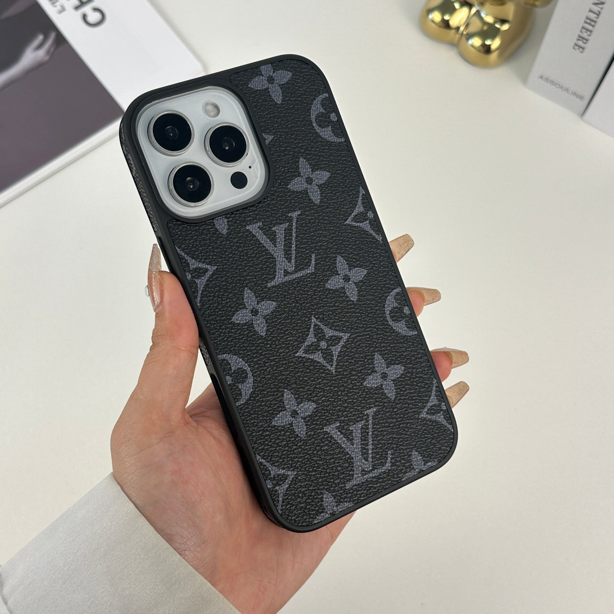 上質ファブリックMonogramiPhoneケース黒印刷-OKLV025