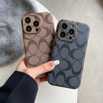 CHレザー焦げ茶色のiPhoneケース -QBK240513