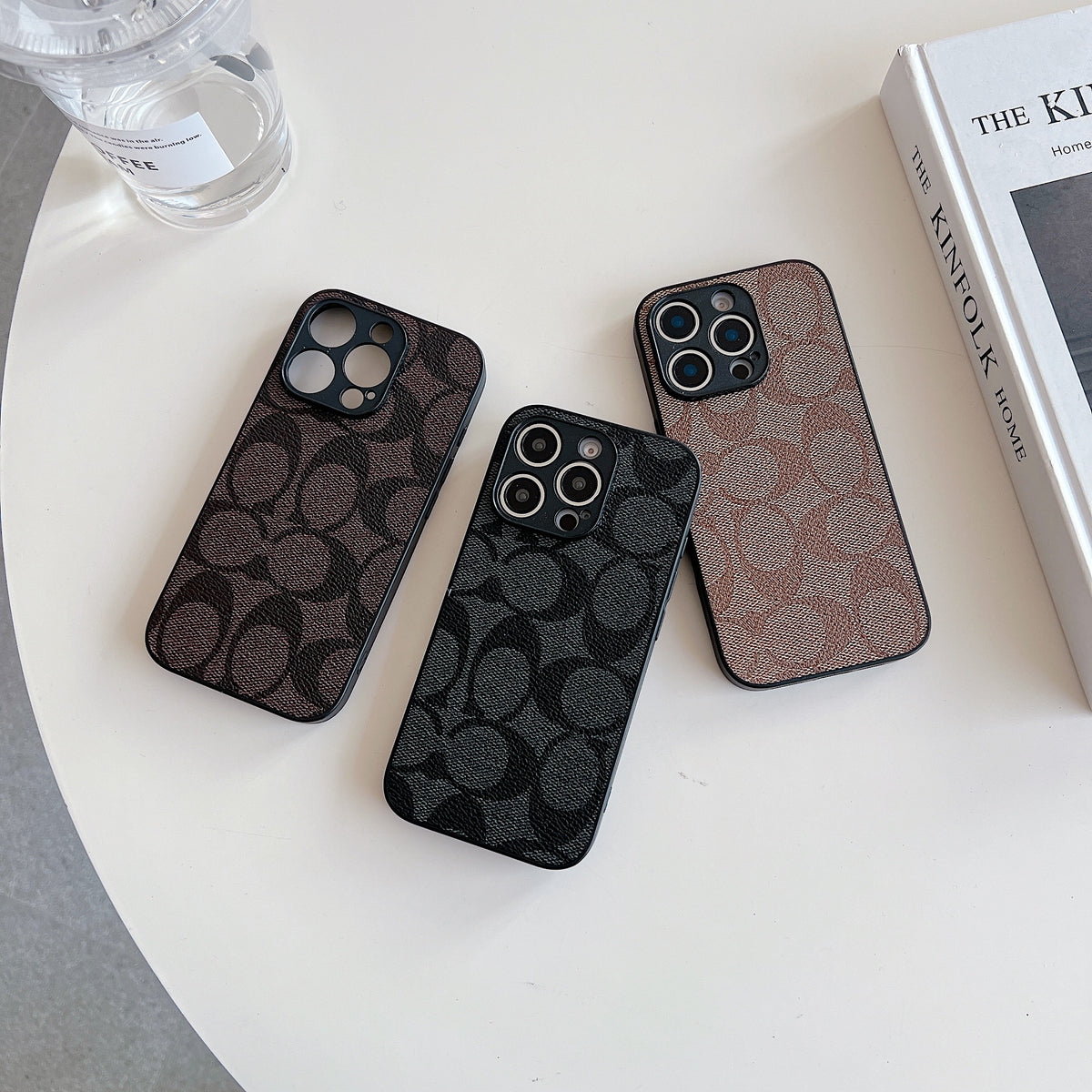 高級感のあるCHライトブラウンの iPhoneケース-OKCH003