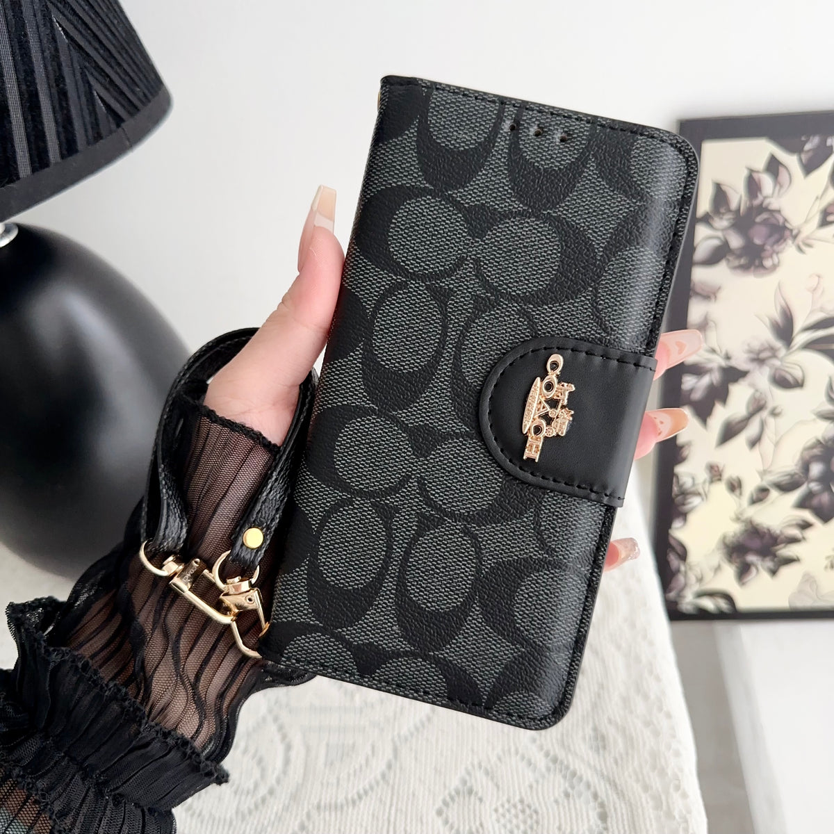 CH黒のレザーiPhoneフラップケース,カードケース付き-PTK241622