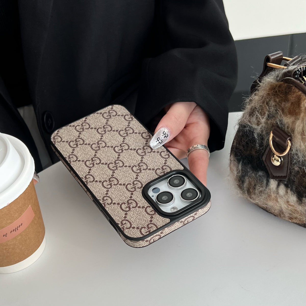 クラシックなMonogramイエロー柄 iPhoneケース-OKLV001