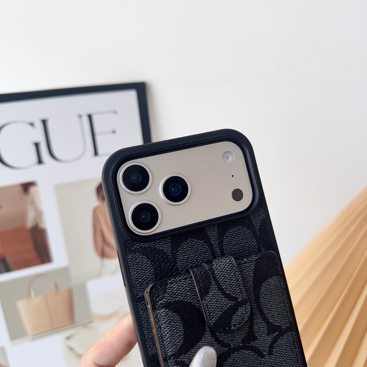 高級感CH マネークリップ付 iPhoneケース 黒-OKCH006