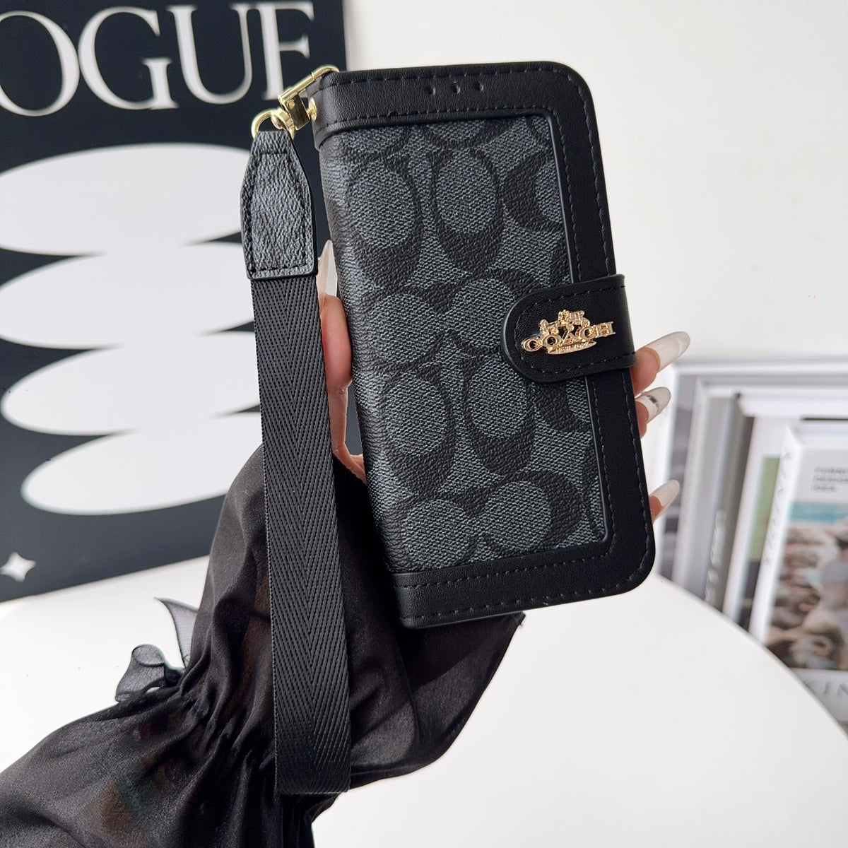 CHクラシック 折りたたみ財布一体型 iPhoneケース ブラック-OKCH001