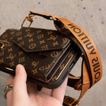 モノグラムiPhoneケース カードホルダー&ストラップ付き- FQB241719