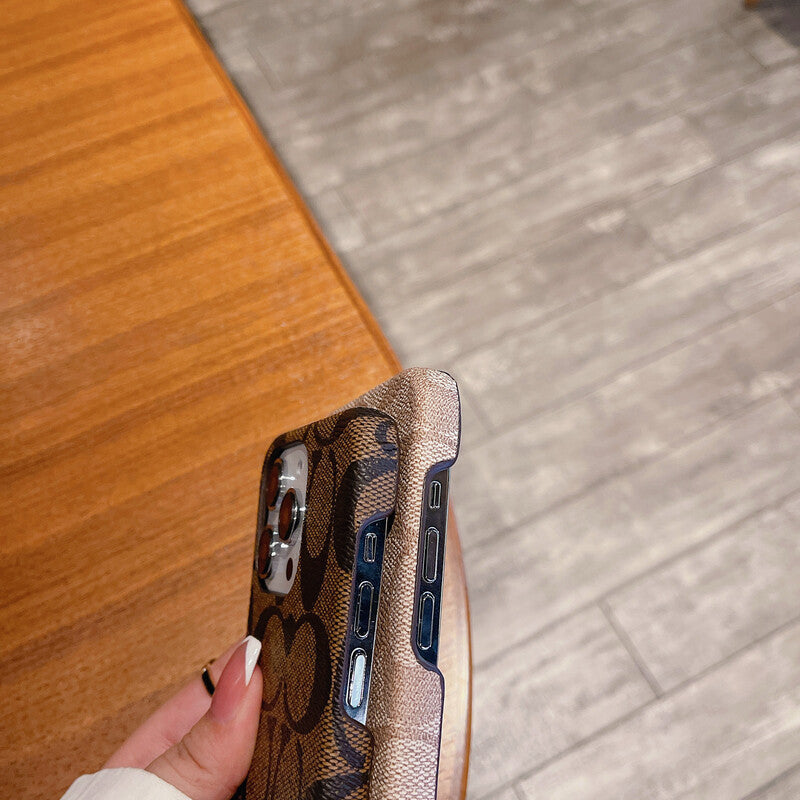 定番のCH茶色のiPhoneケース-JDK241426