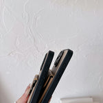 CH焦げ茶色のiPhoneケースカードホルダーとストラップ付き-SJ240513