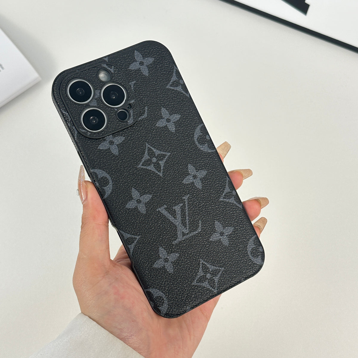 エレガントなMonogramiPhoneケース 黒印刷-OKLV020