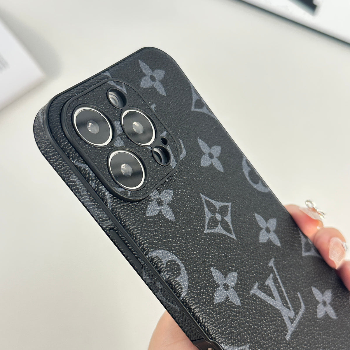 エレガントなMonogramiPhoneケース 黒印刷-OKLV020