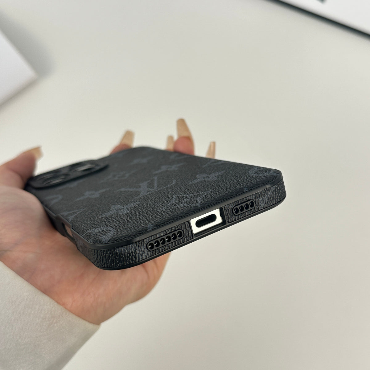 エレガントなMonogramiPhoneケース 黒印刷-OKLV020