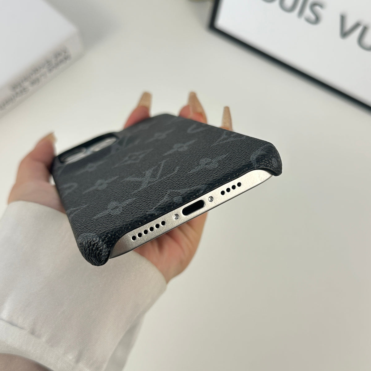 ラグジュアリーレザーのMonogram マグネット対応 iPhoneケース黑印刷-OKLV023