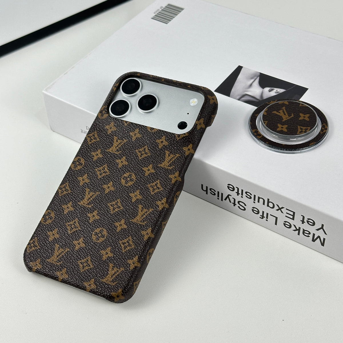 高級レザーMonogram iPhone用 スタンド付き マグネット対応 17シリーズ用 小きな印刷-OKLV046