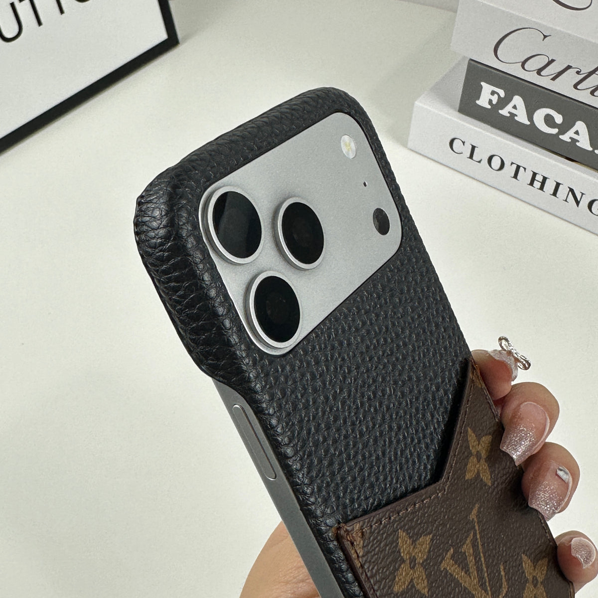 レザーMonogram iPhone用 カードポケット付きケース 17シリーズ用 大きな印刷-OKLV057