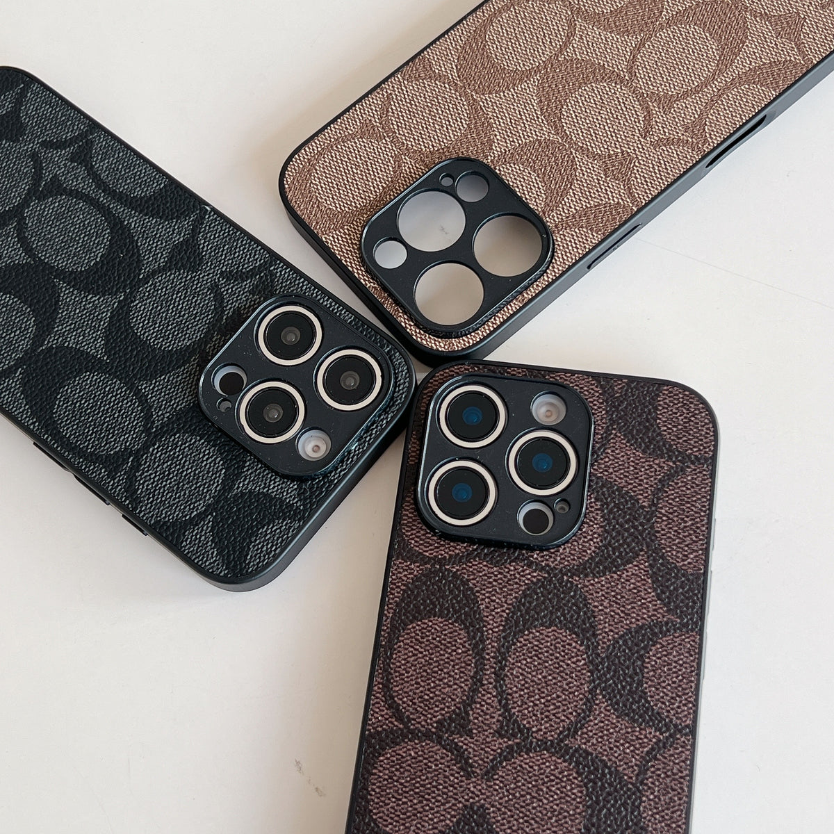 高級感のあるCHライトブラウンの iPhoneケース-OKCH003