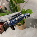 CDブルーのiPhoneケース ストラップ-GS240315