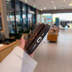 モノグラムiPhoneケース パース付き ブラウン - KBK241846