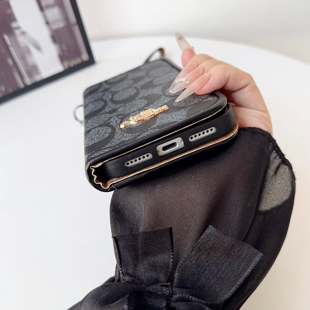 上品CHクラシック ウォレットフォールド式 iPhoneケース 黒-OKCH004