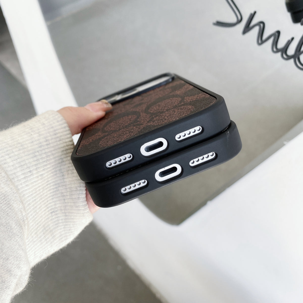 高品質なCHブラウン iPhoneケース-OKCH005