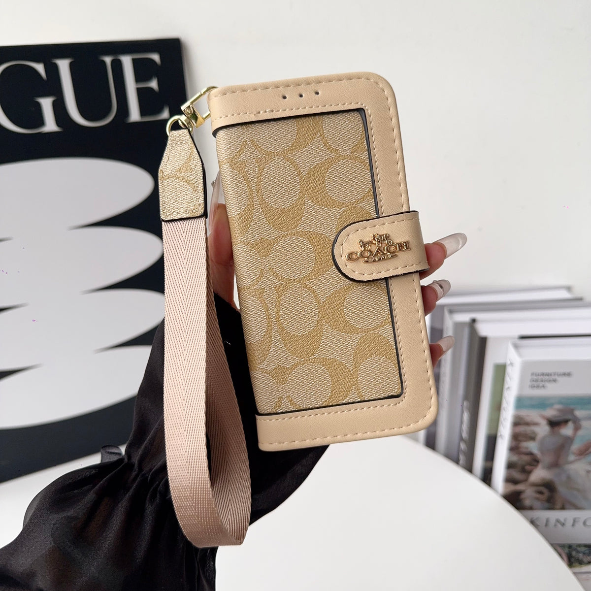 CHクラシック 折りたたみ財布一体型 iPhoneケース ブラック-OKCH001